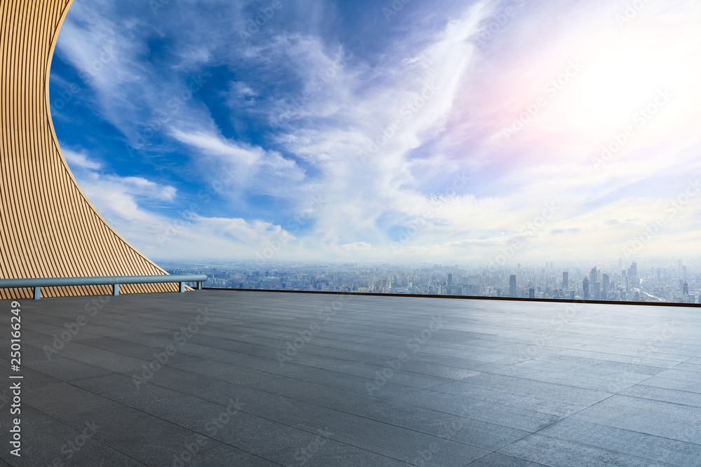 中国上海的空楼层和城市天际线与建筑