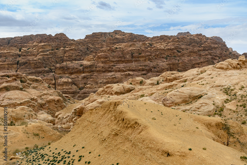 skały w okolicy Petra, Jordania