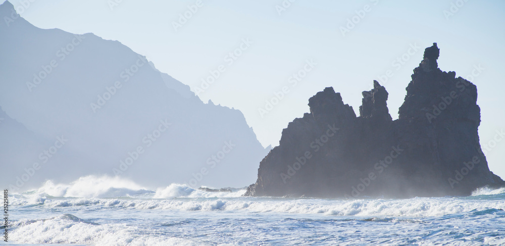 特内里费海岸-北部的野生海滩-El Draguillo