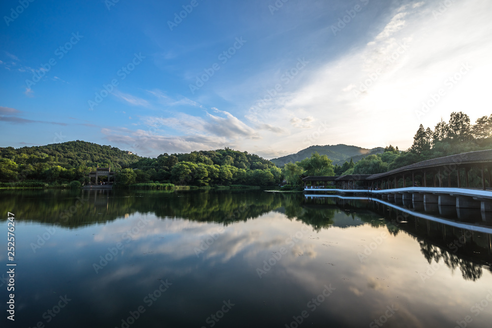 湖光山色