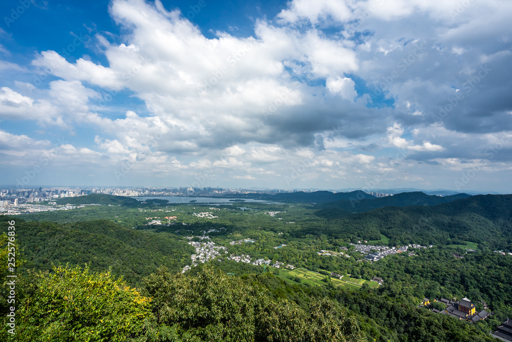 山脉全景