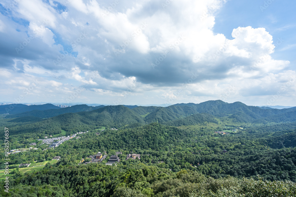 山脉全景