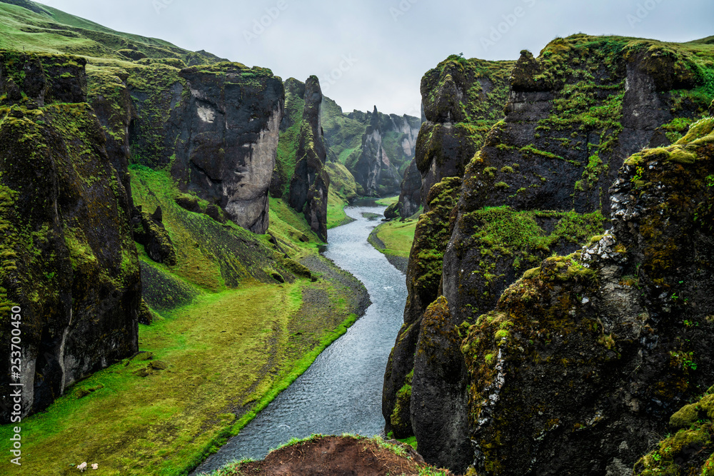 冰岛Fjadrargljufur独特的景观。顶级旅游目的地。FjadraargljufurCanyon是一个m