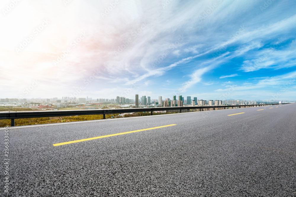 上海市穿城沥青公路