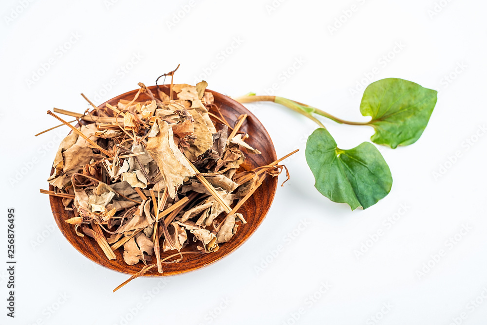 Fresh houttuynia and dried fish sedge