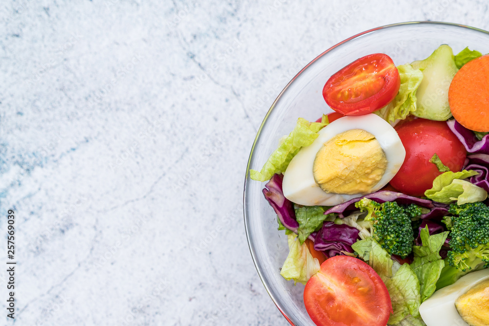 A bowl of fresh vegetable salad