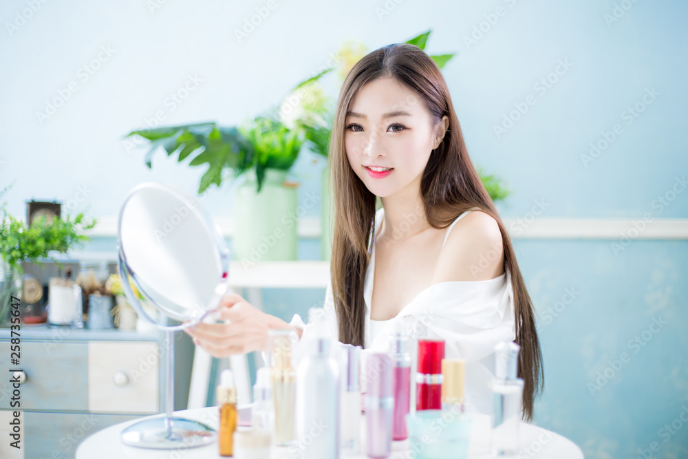 Beauty woman look mirror