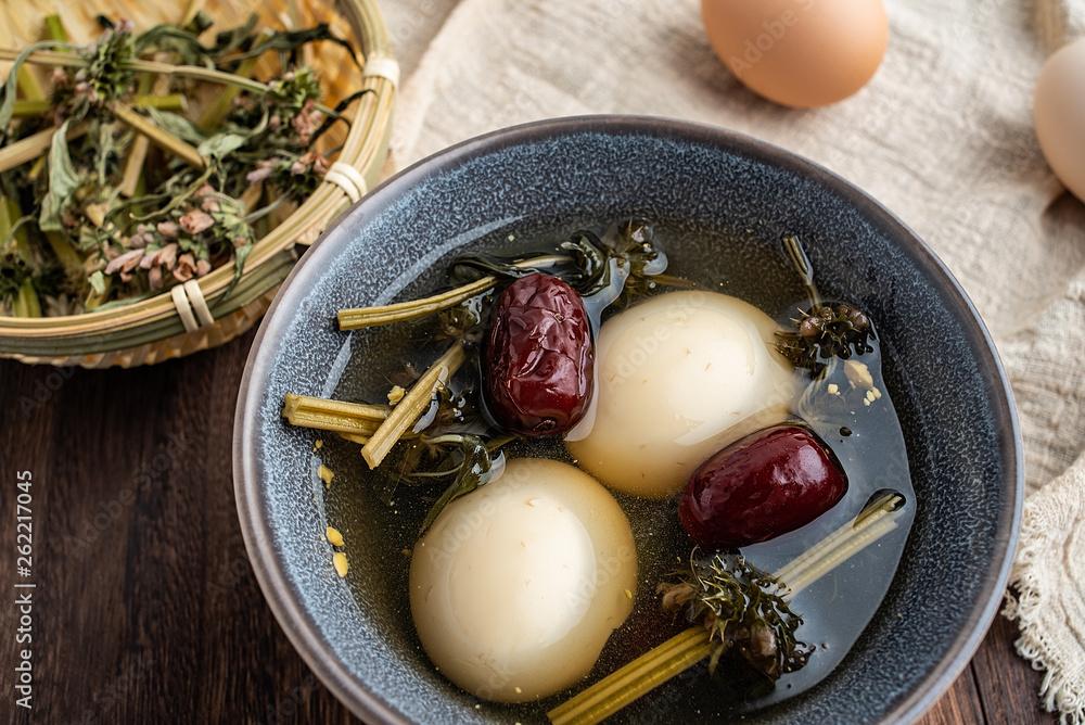 Chinese health medicine, motherwort, boiled eggs