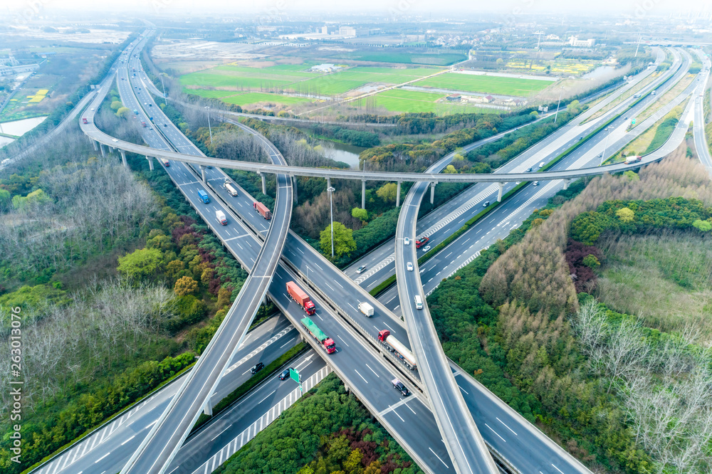 上海市高速公路和立交桥鸟瞰图