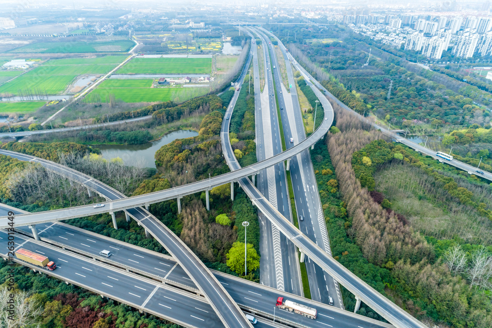 上海市高速公路和立交桥鸟瞰图