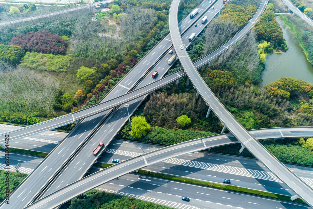 上海市高速公路和立交桥鸟瞰图