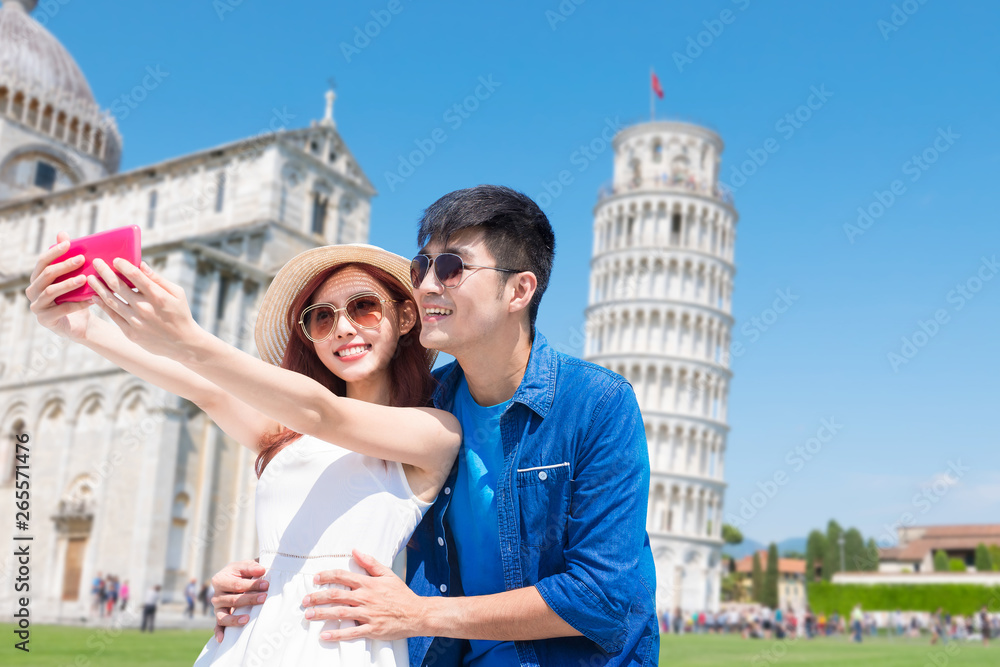 couple take selfie in Italy