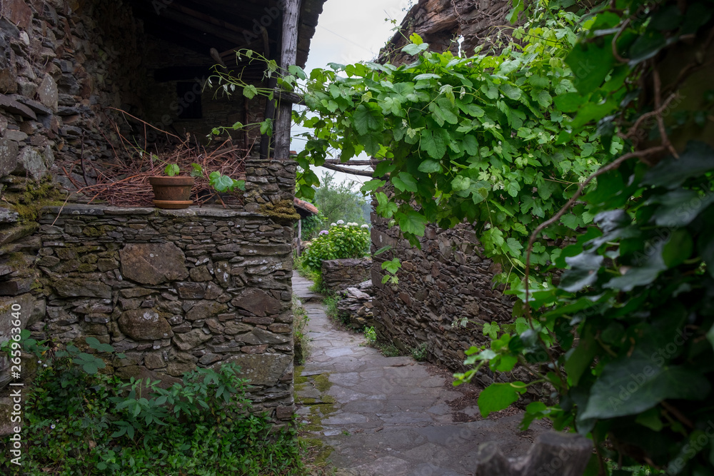 Eindrücke des Dorfes Talasnal in der Serra da Lousa