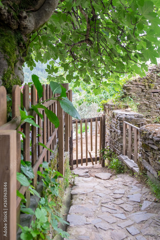 Eindrücke des Dorfes Talasnal in der Serra da Lousa