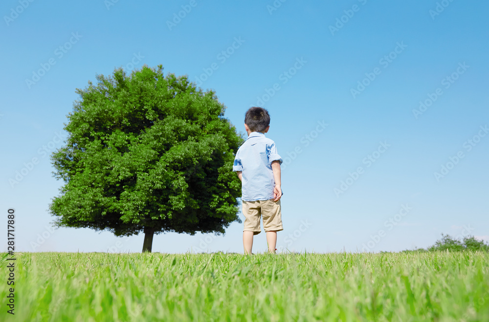 男の子　遊ぶ