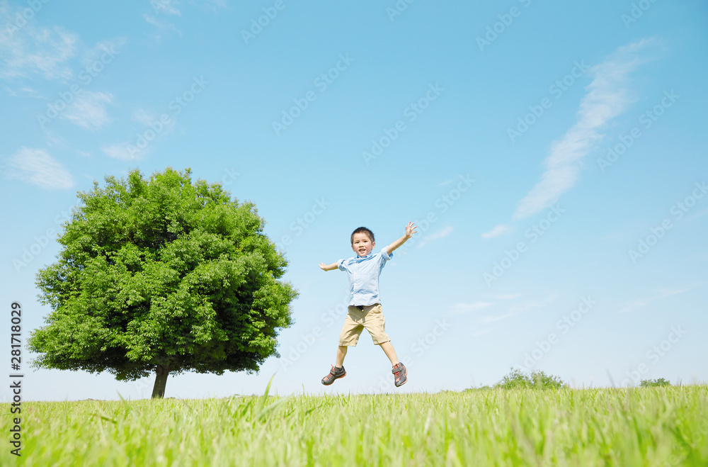 男の子　遊ぶ