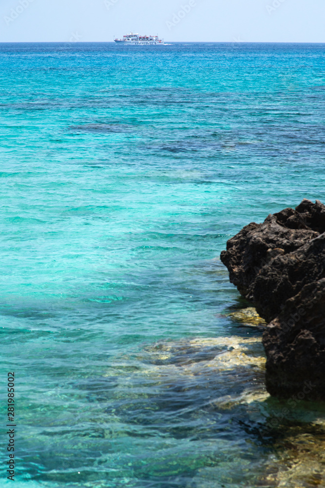 塞浦路斯科诺斯湾海滩，蓝色泻湖