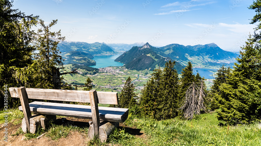 Parkbank auf der Rotenflue, Schwyz, Vierwaldstättersee, lauerzersee, Schweiz