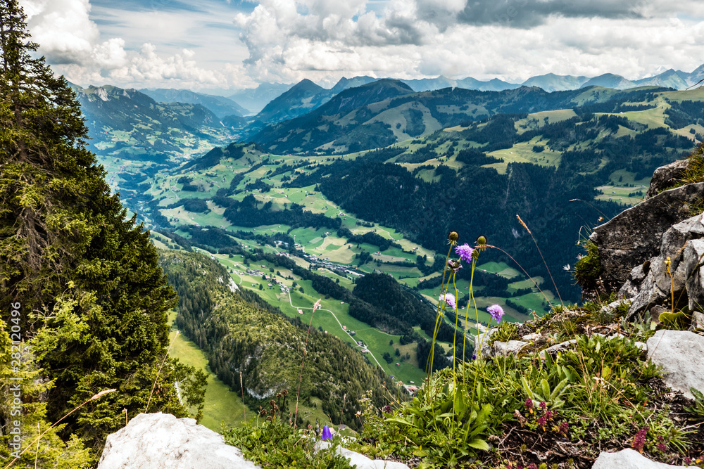 全景，西门塔尔，Gipfel der Mittagsfluh，Schweizer Alpen，Berner Oberland，Schweiz