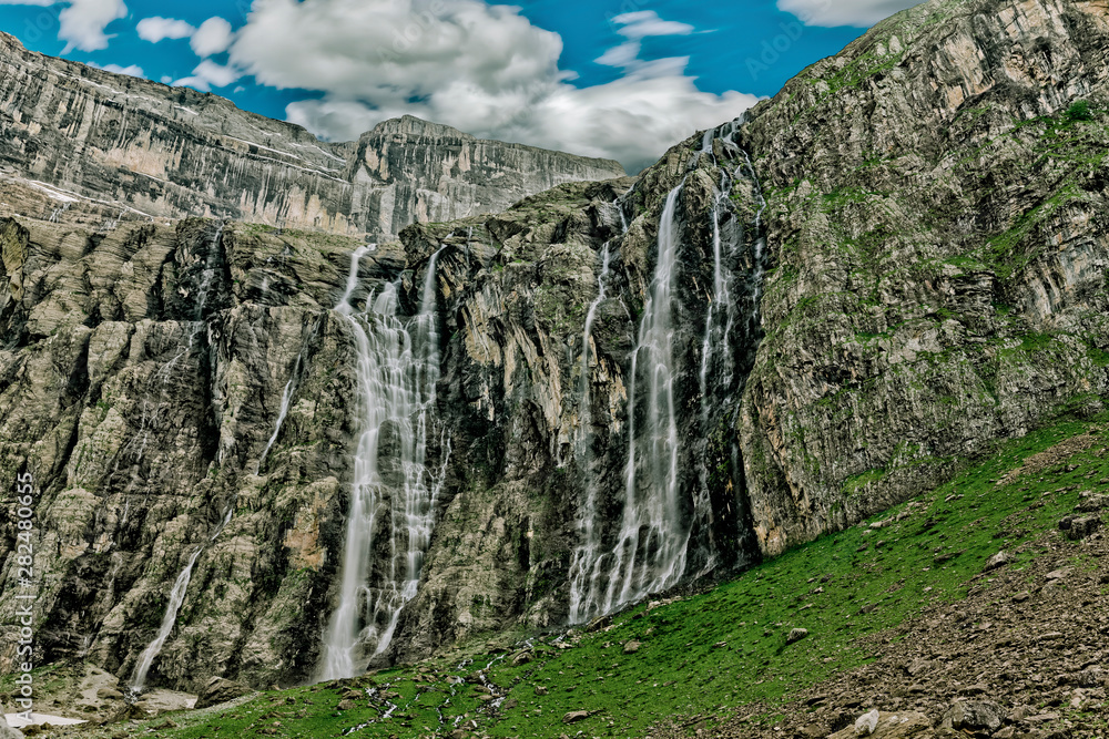 Wasserfall am Cirque  de Gavarnie, Französische Pyrenäen