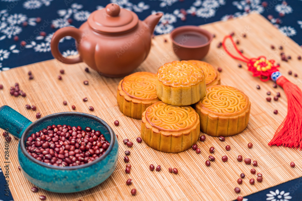 Chinese Mid-Autumn Festival delicious mooncakes