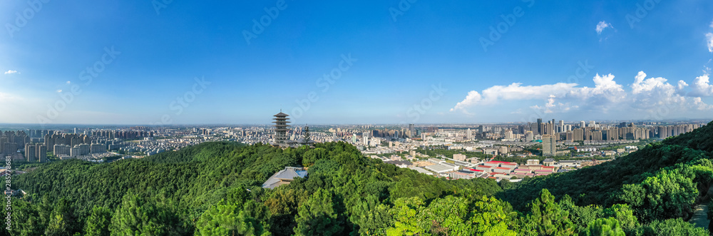 中国杭州城市天际线全景