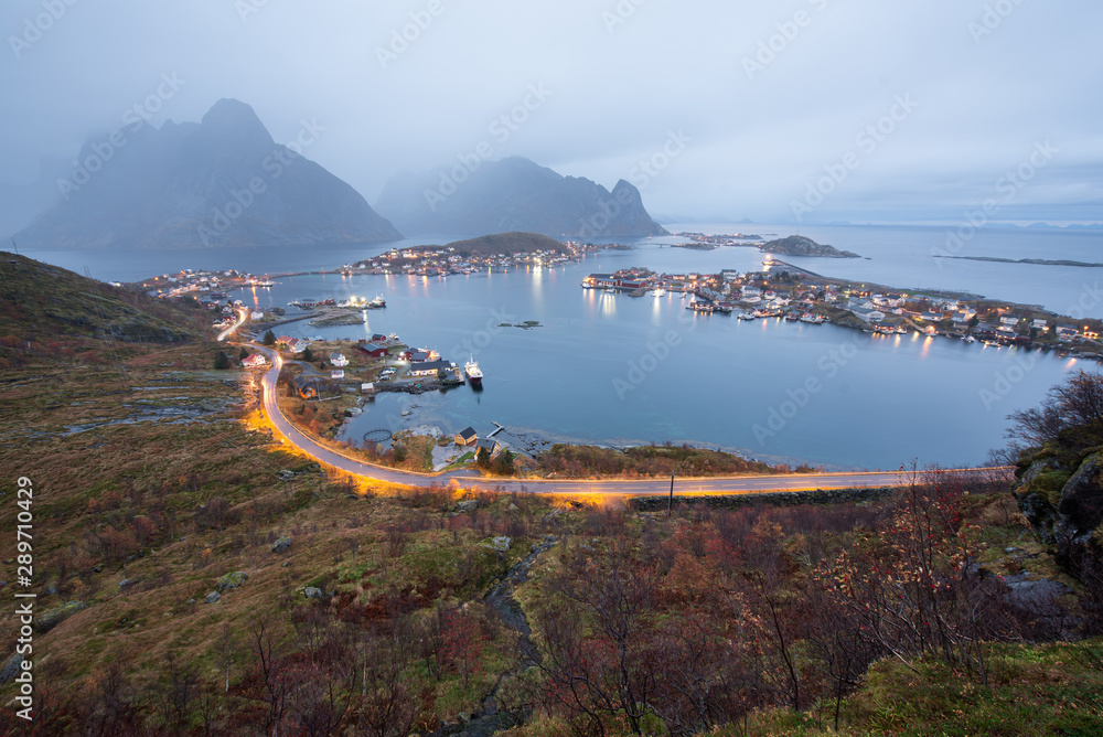 挪威罗弗敦群岛Reine渔村的美丽风景