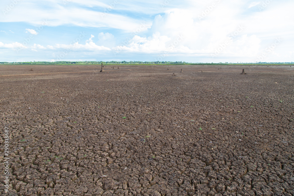 Drought of water sources. The impact of rain does not fall seasonally. Reservoir condition for droug