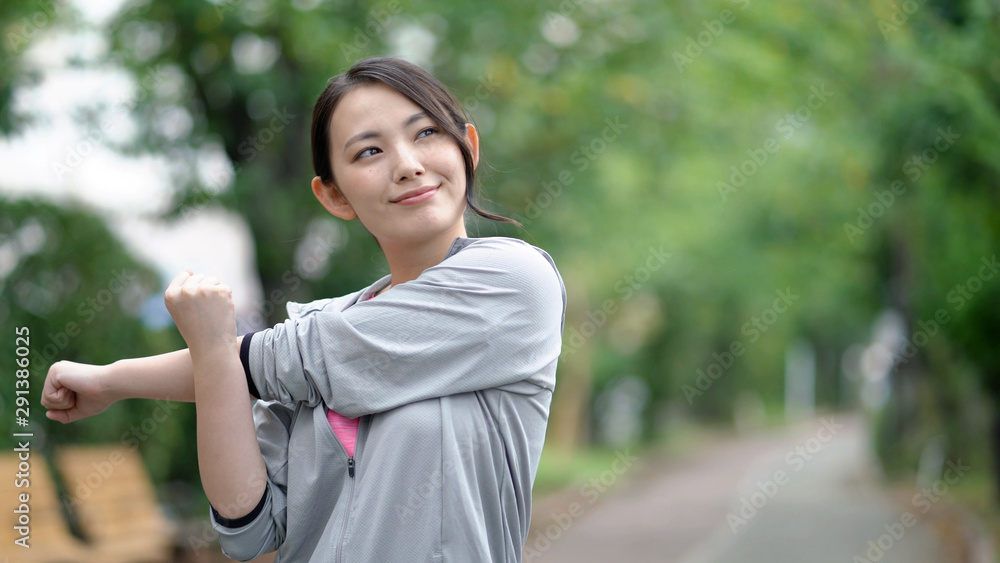 女性　ストレッチ