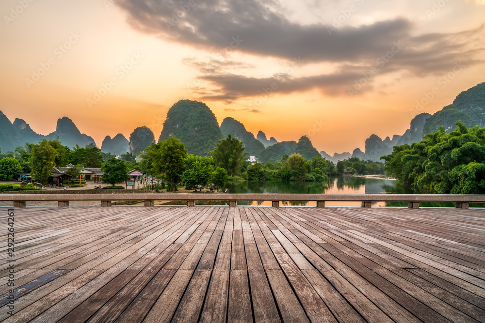 桂林美丽的山水和自然景观