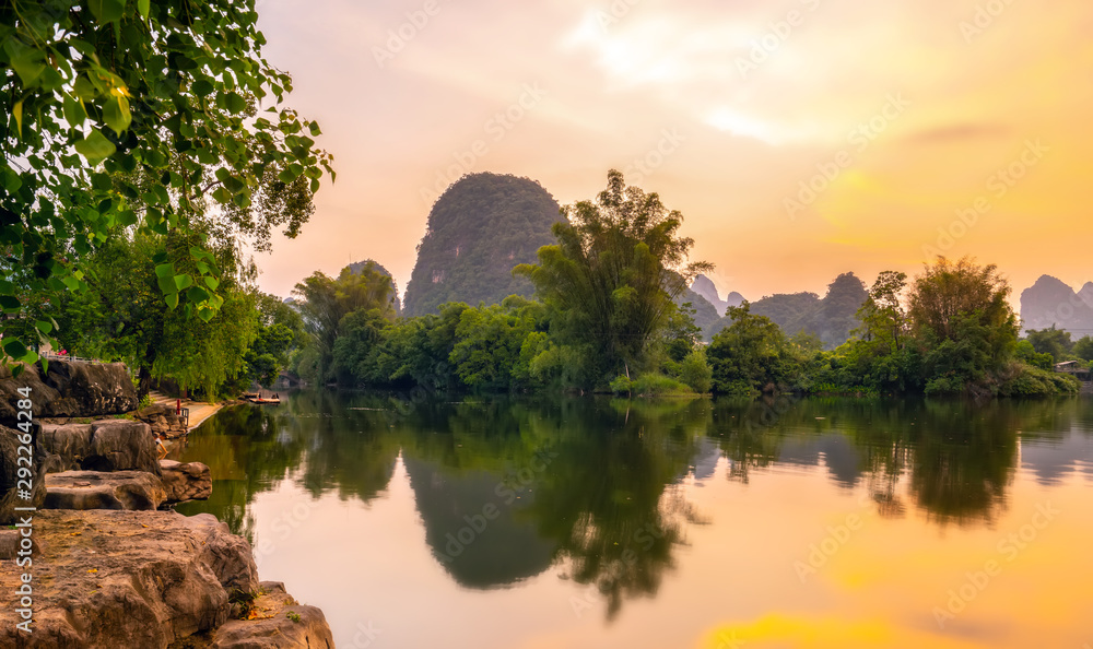 桂林美丽的山水与自然景观