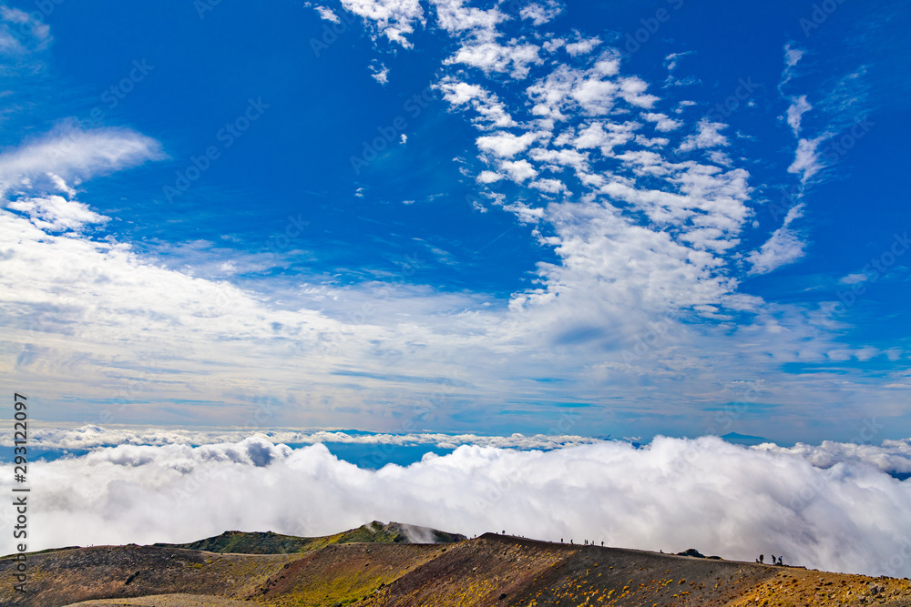 雲の上の登山道