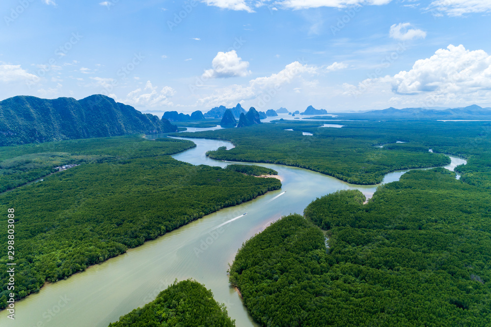 亚洲风景优美的自然风光——热带红树林与巴州小岛