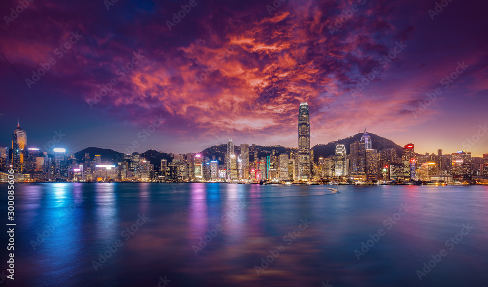 Long exposure photography of Victoria Harbor in Hong Kong 