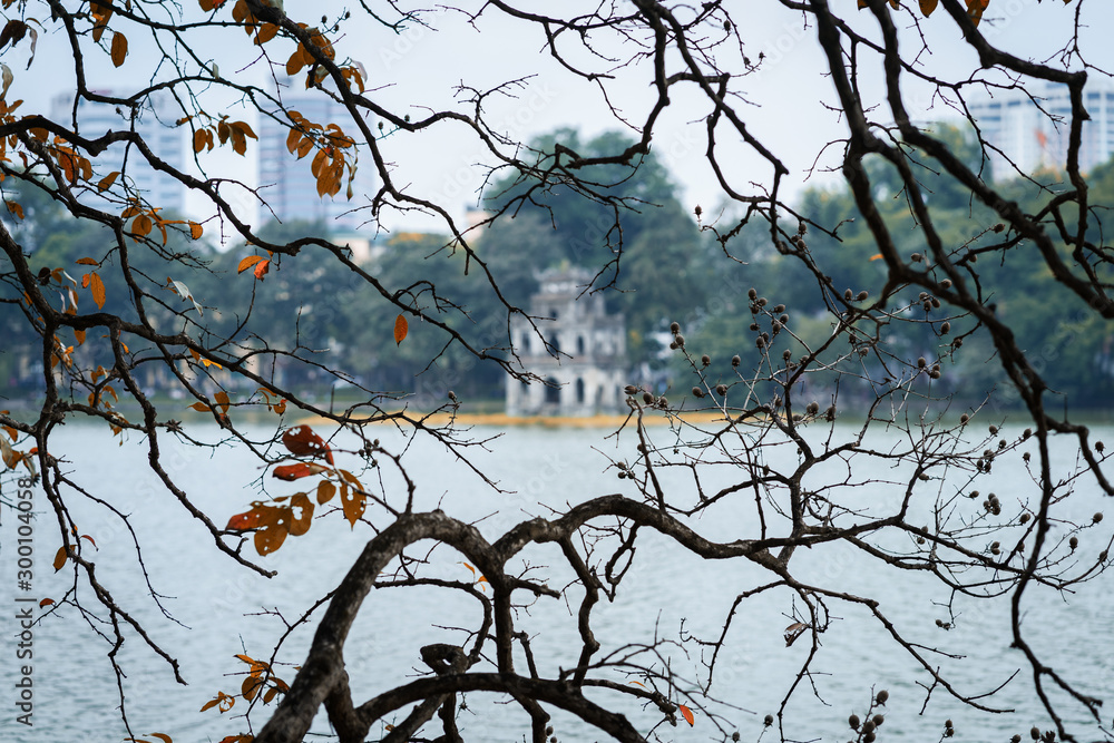 越南河内的Hoan Kiem湖（Guom湖），乌龟塔