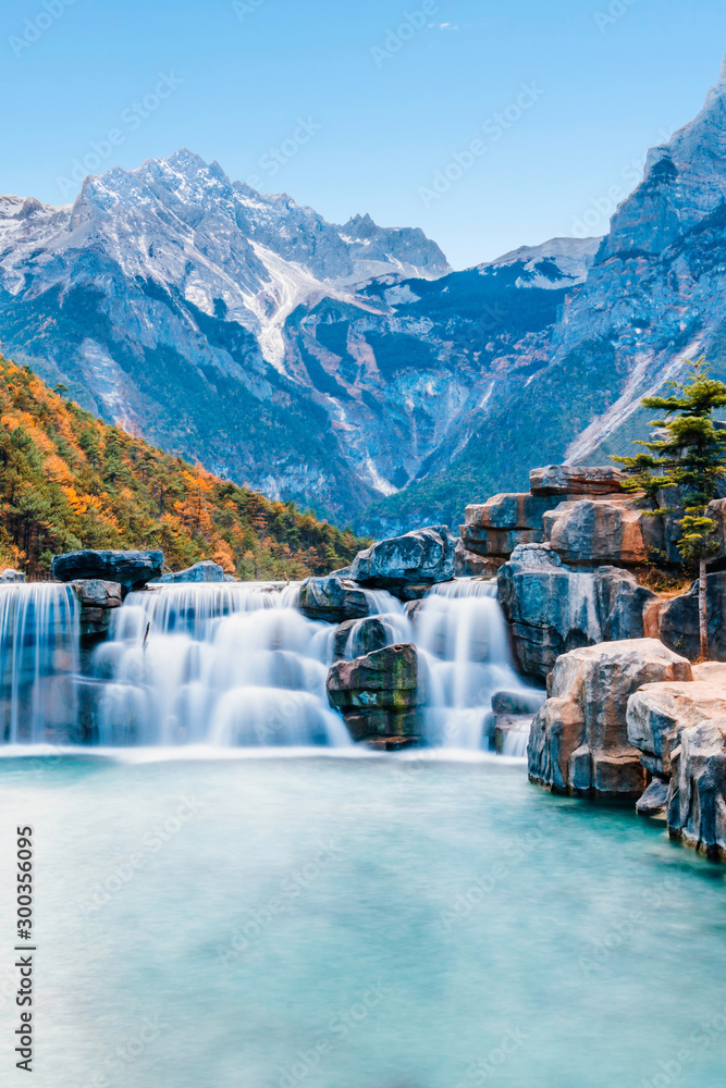 中国云南丽江玉龙雪山蓝月谷景观