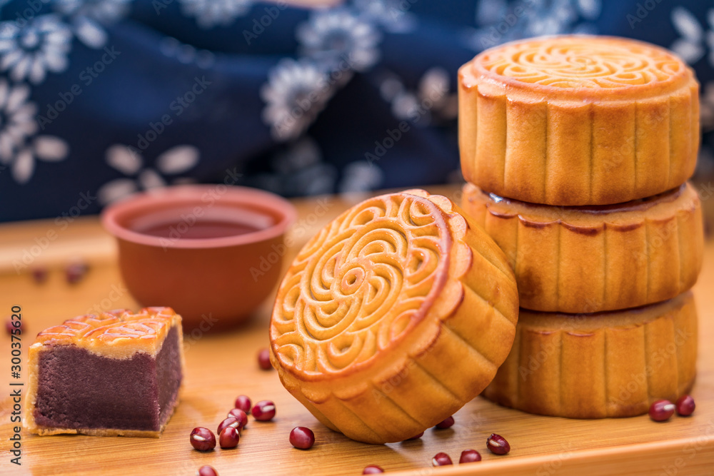 Chinese Mid-Autumn Festival gourmet bean paste moon cakes placed in a tray