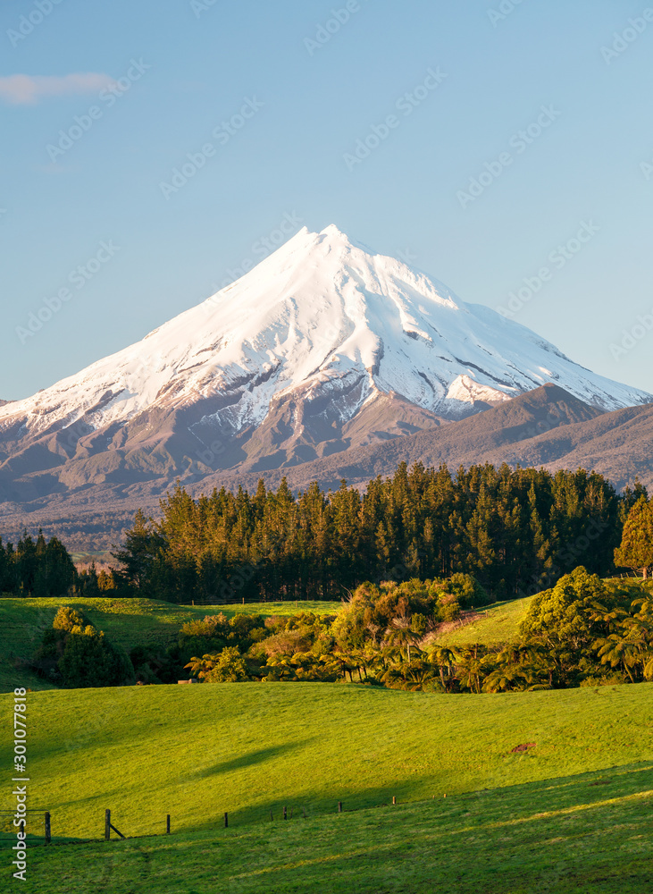 塔拉纳基山早晨