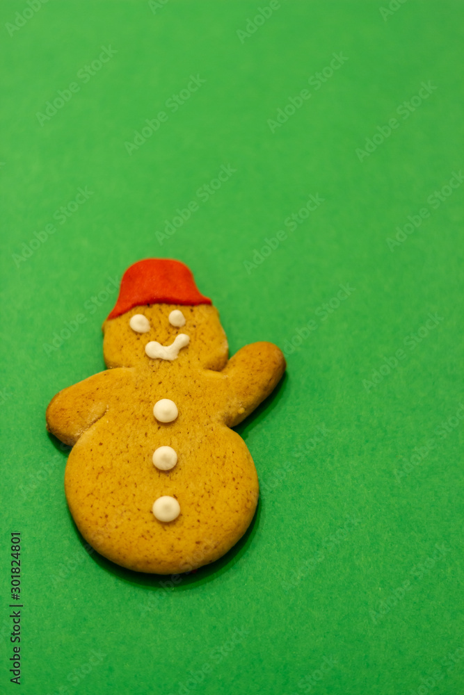 gingerbread cookies with the green background