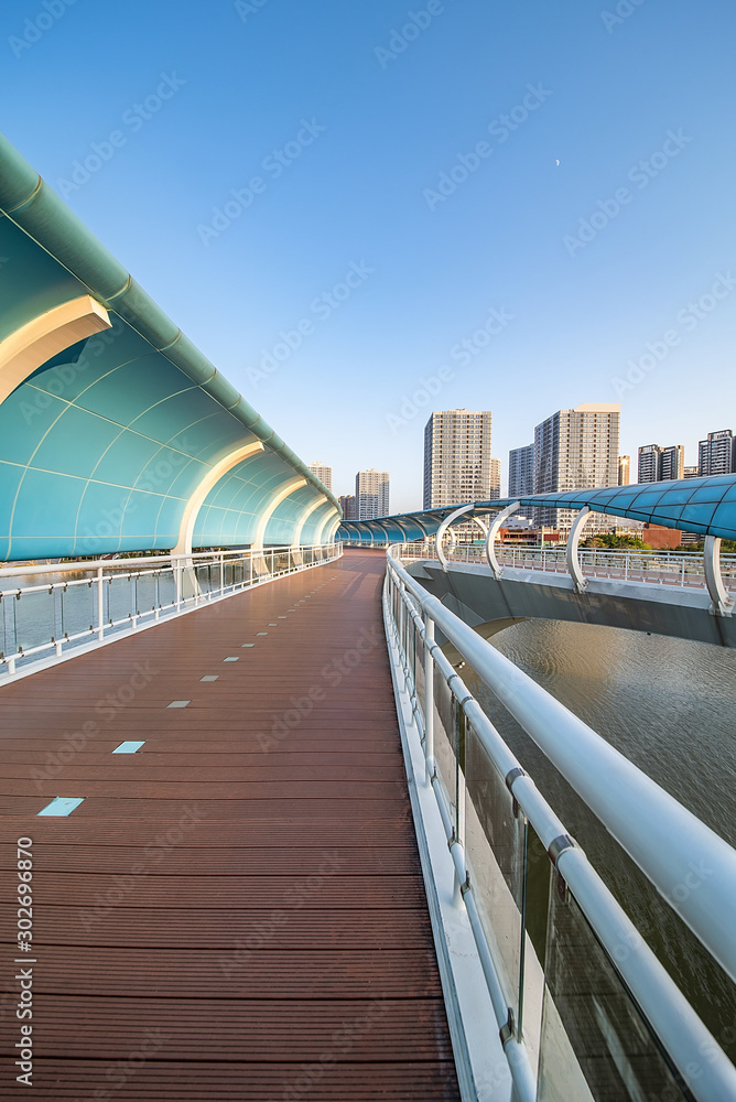 中国广州南沙区香蕉门人行天桥建筑景观