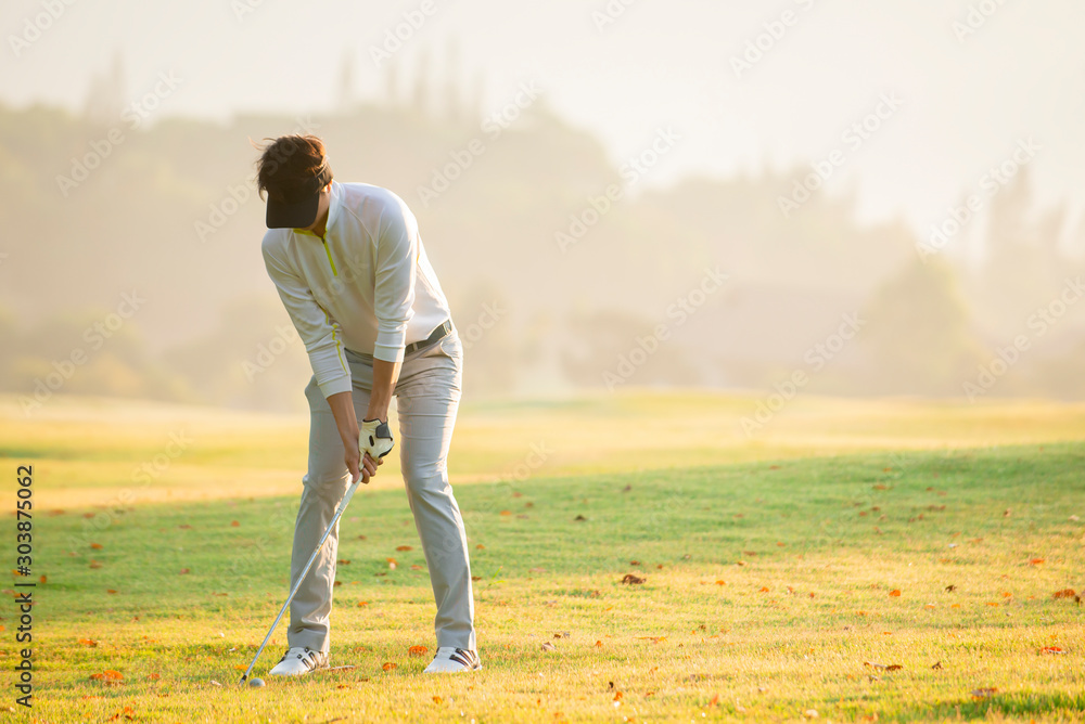  golfer  playing  golf  at golf court