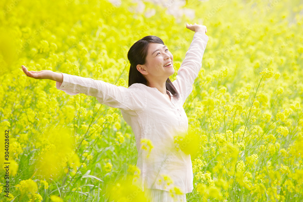 女性　桜