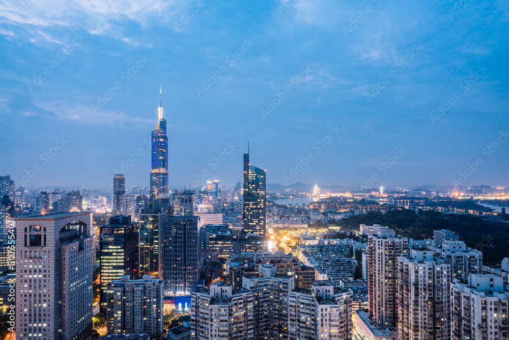 中国江苏省南京市摩天大楼夜景