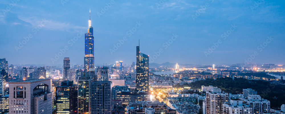 中国江苏省南京市摩天大楼夜景