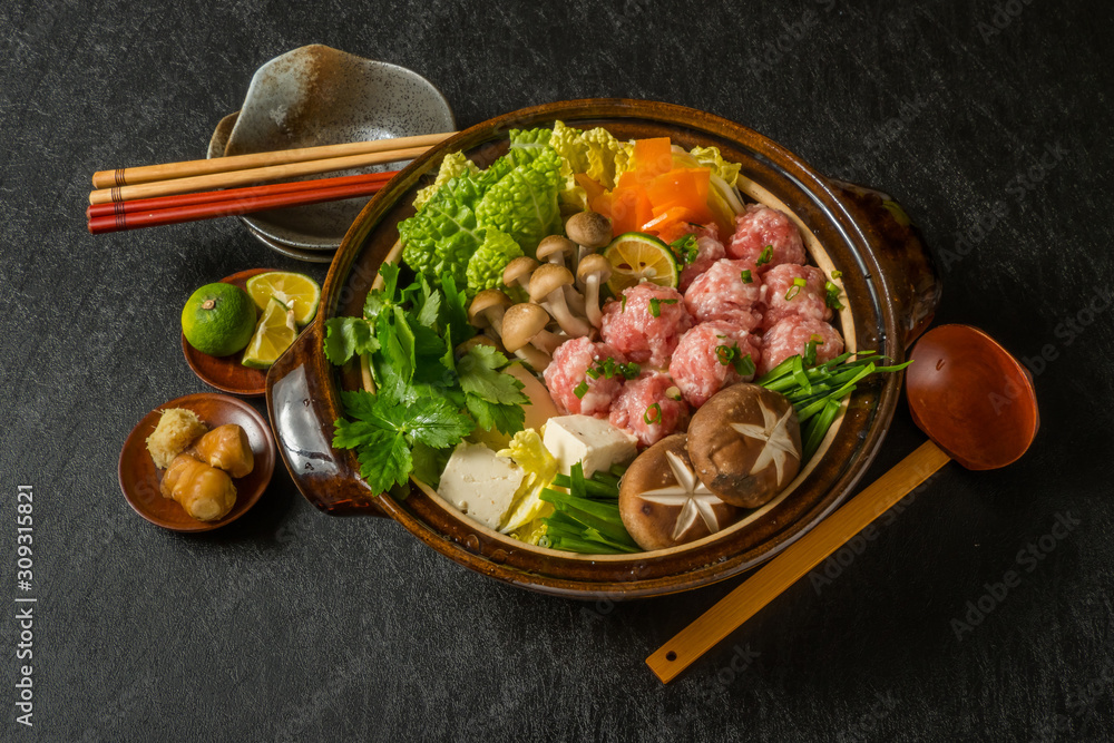 とりだんご鍋　Chicken bowl hot pot winter Japanese food