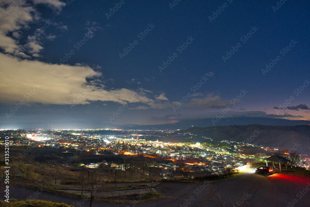 長野県　飯綱山公園からの夜景