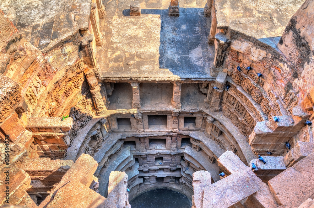 Rani Ki Vav，位于印度古吉拉特邦帕坦的一座建造复杂的阶梯井