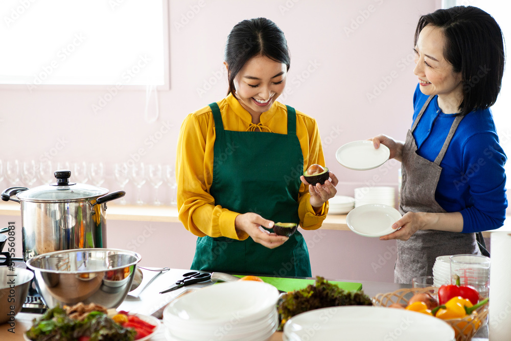 料理教室に通う女性