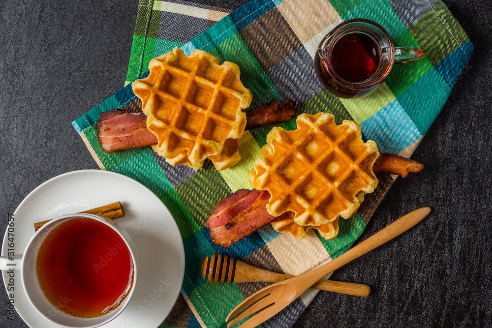 ワッフル Waffles of Dutch, French and Belgian foods