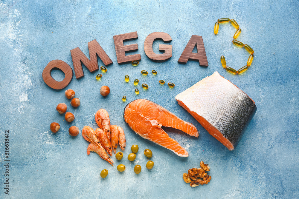 一套高omega 3和鱼油药丸的健康产品